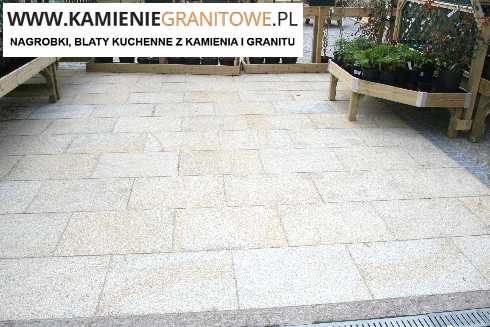 nagrobki z granitu w Pile