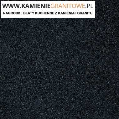 kostka z granitu w Pile